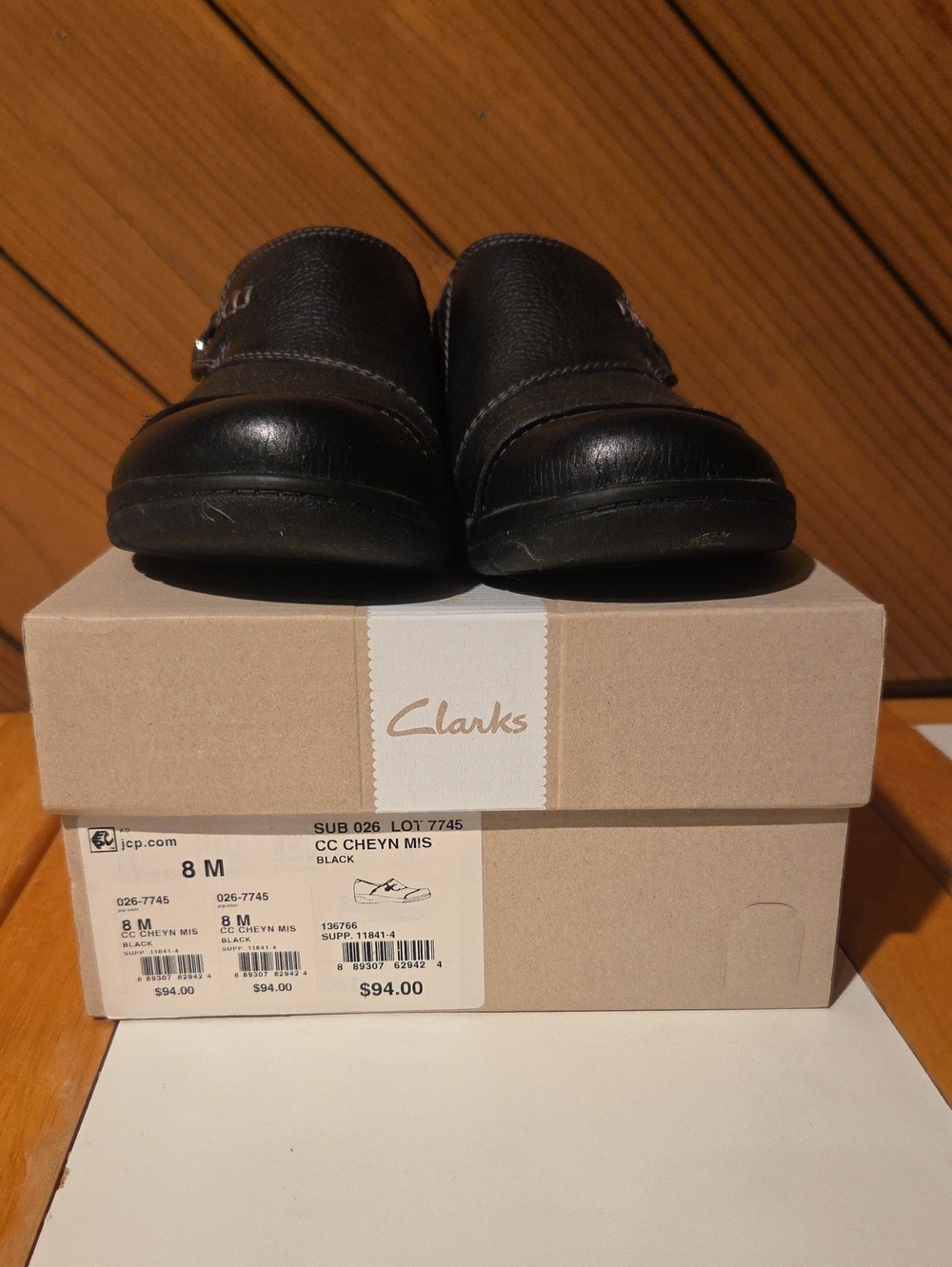 Clarks Women's Black Leather Slip-On Loafers SIZE 8M